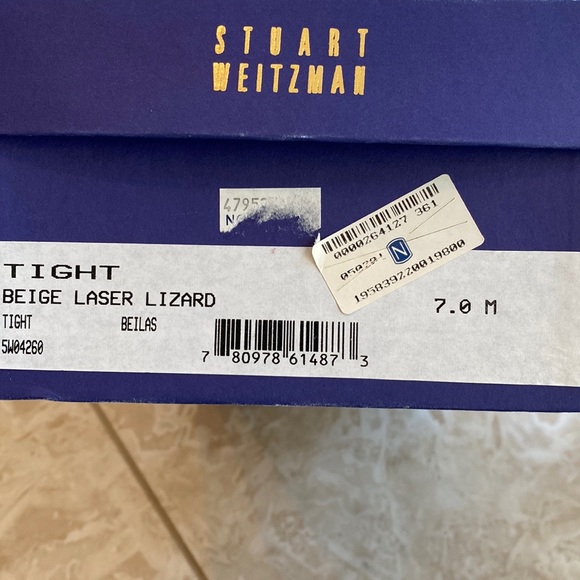 Stuart Weitzman Leather Cream Sandal - Picture 7 of 7